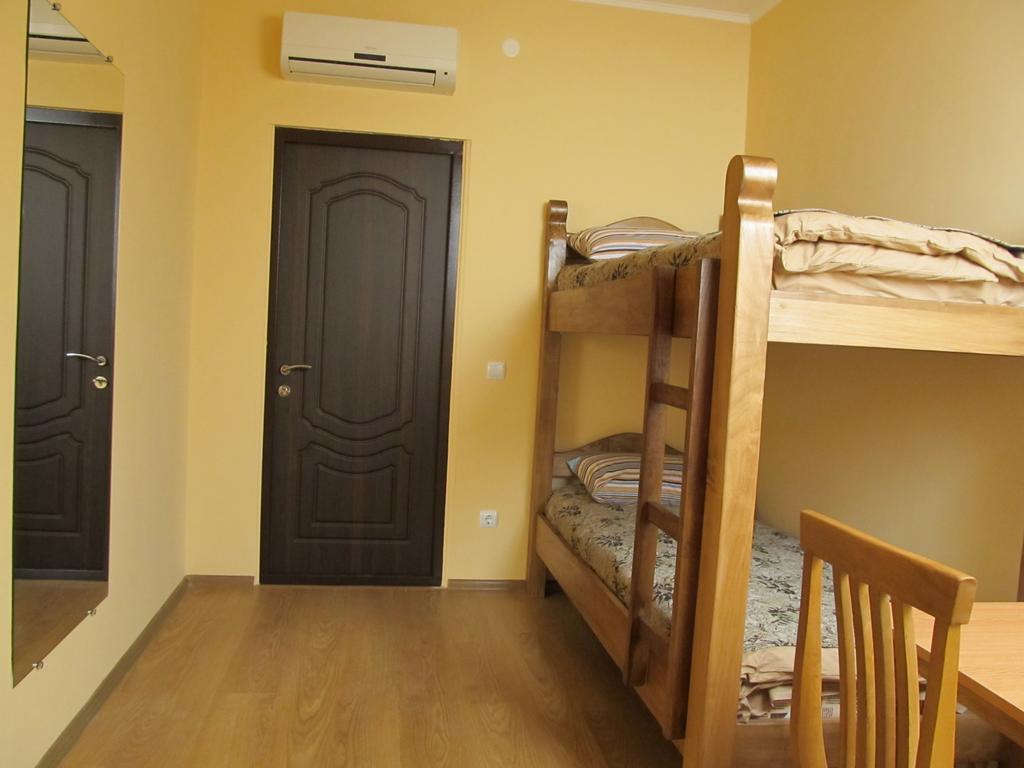אוזהורוד Mini-Hotel Na Pidgradskiy חדר תמונה