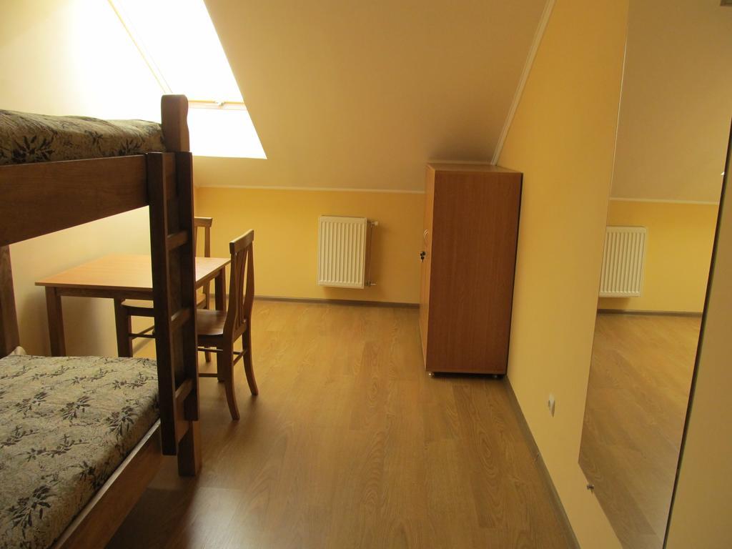 אוזהורוד Mini-Hotel Na Pidgradskiy חדר תמונה