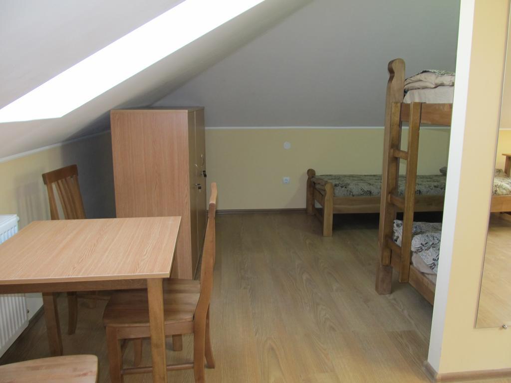 אוזהורוד Mini-Hotel Na Pidgradskiy חדר תמונה