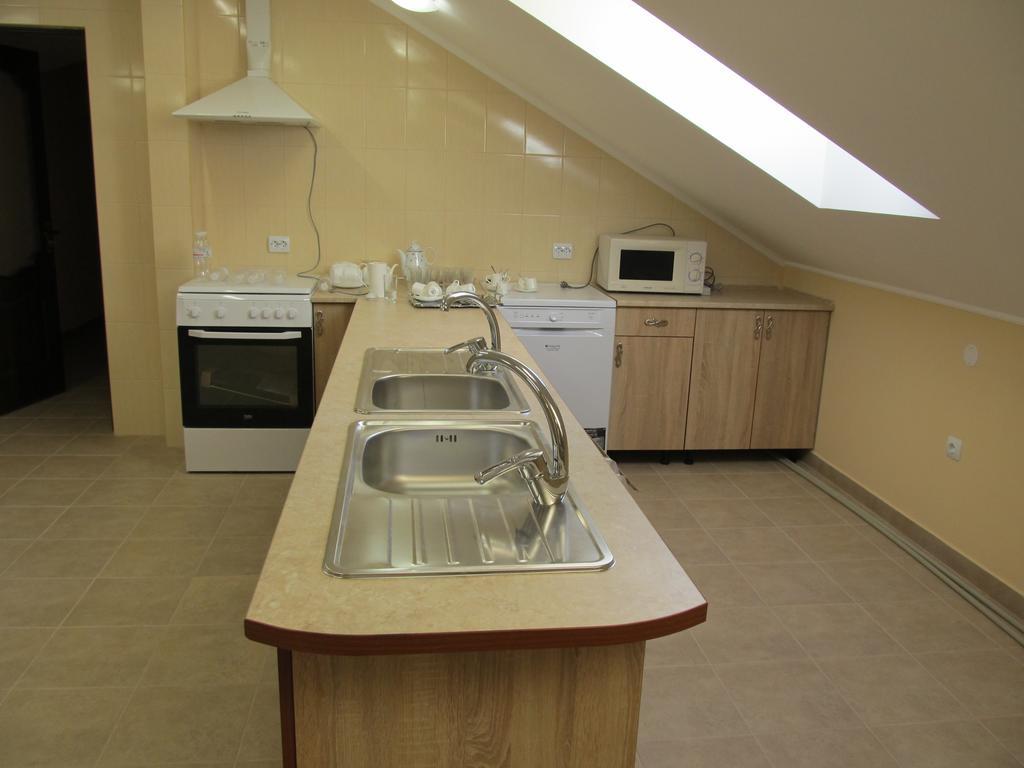 אוזהורוד Mini-Hotel Na Pidgradskiy מראה חיצוני תמונה