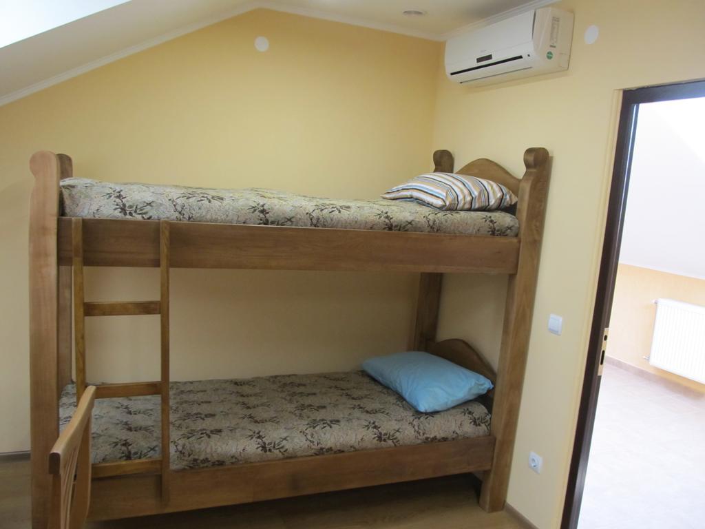 אוזהורוד Mini-Hotel Na Pidgradskiy חדר תמונה