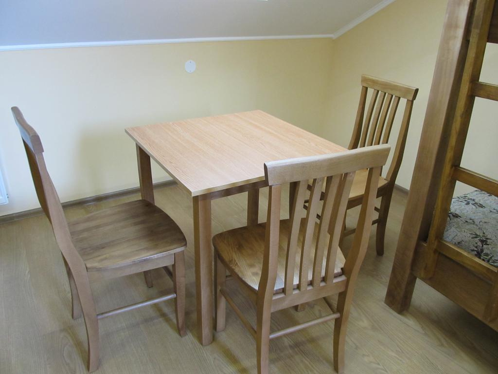אוזהורוד Mini-Hotel Na Pidgradskiy חדר תמונה